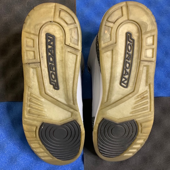 Jordan 3 - Picture 4 of 4